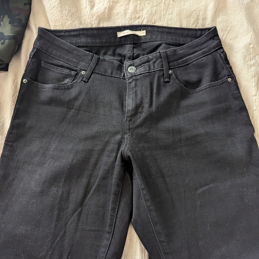 Levi's 811 Curvy Skinny black jeans